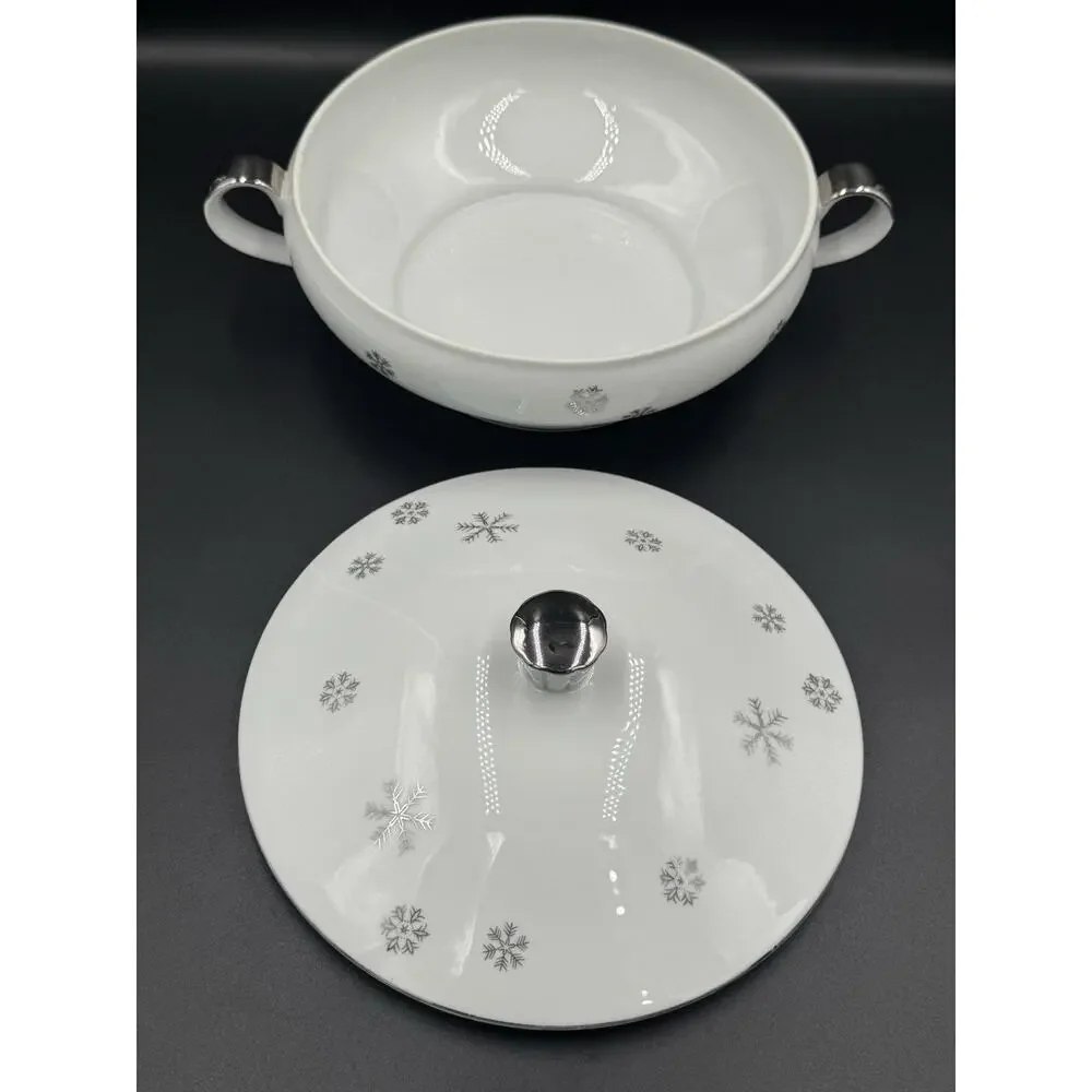 Vintage Seyei Snowy Atomic Snowflake 9” Lidded Veggie Dish MCM